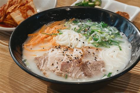 제주 고기국수: 바다와 육지의 조화를 담은 한 그릇